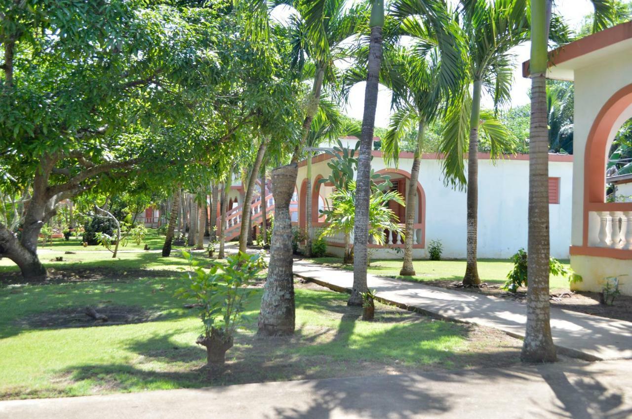 נגריל Hidden Paradise Resort Hotel מראה חיצוני תמונה